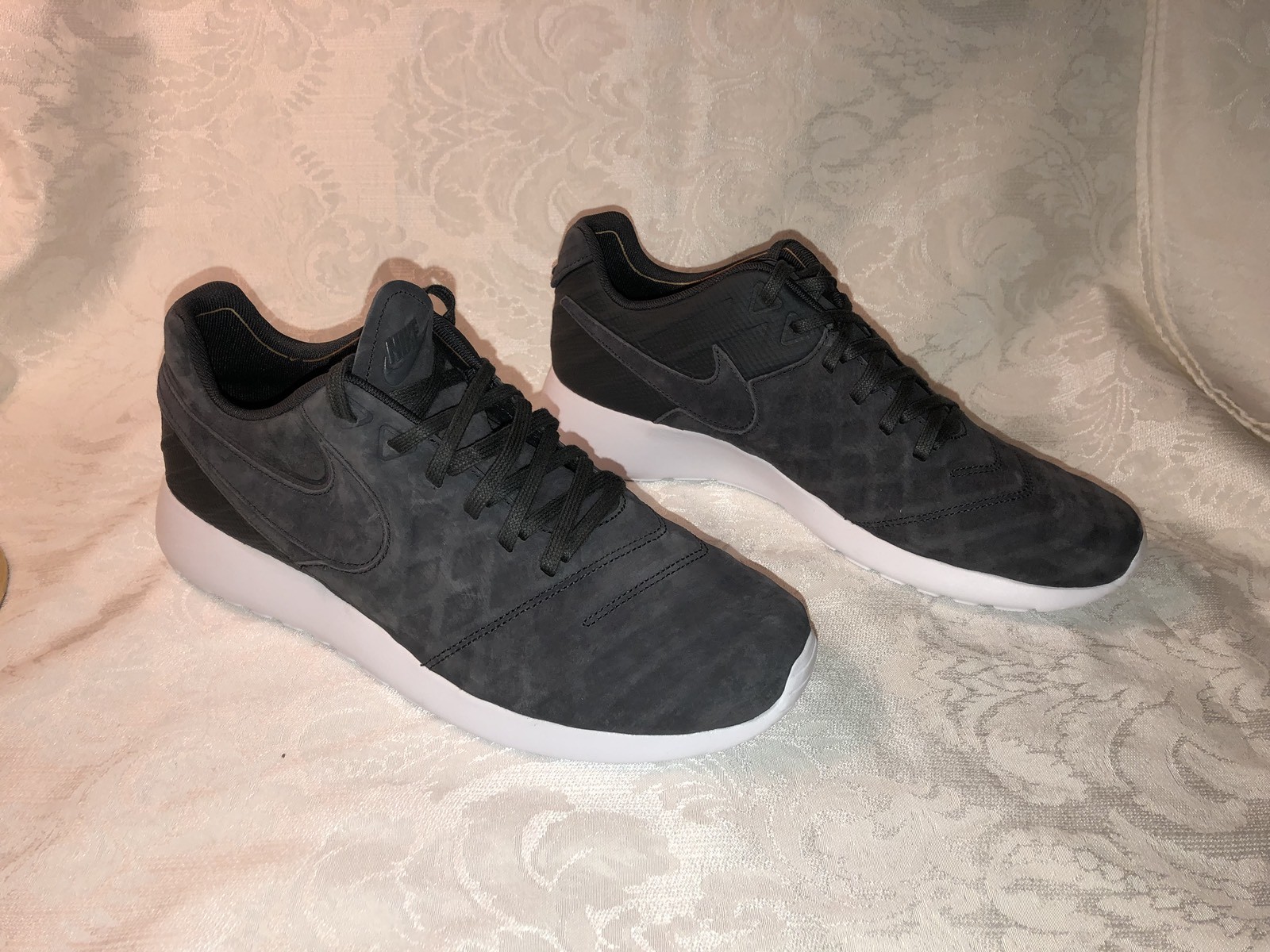 New Size 11 Nike Roshe Tiempo VI Anthracite White 852615-004 Men’s New Size 11 Nike Roshe Tiempo VI Anthracite White 852615-004 Men’s