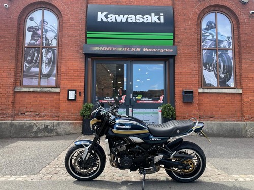 DEPOSIT TAKEN 2023 Kawasaki Z900RS retro naked motorcycle in Blue - Picture 7 of 14
