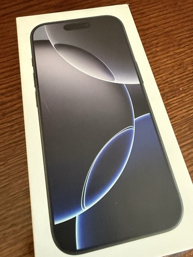 iPhone 16 Pro boîte noire vide