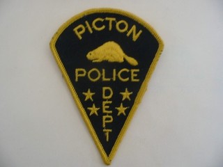 RARE OBSOLETE PATCH OF THE PICTON POLICE DEPT. ONTARIO CANADA