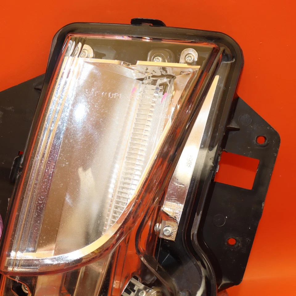 Cadillac XTS LUZ ANTINIEBLA CONDUCTOR IZQUIERDO 2013 2014 2015 2016 2017 20874077 LED OEM Foto 4 de 4