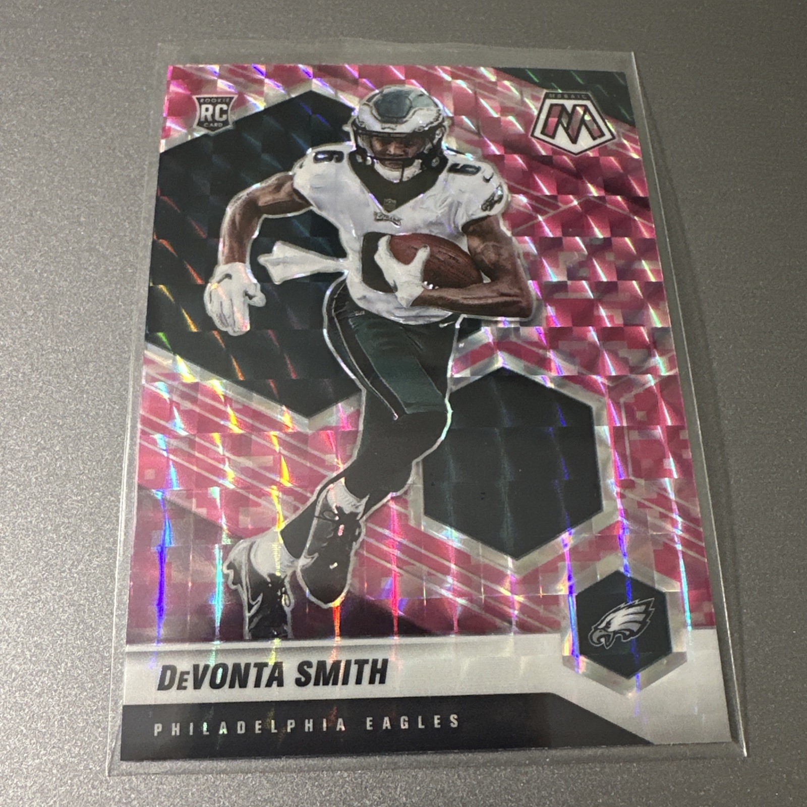DeVonta Smith 2021 Panini Mosaic Prizm Camo Pink #305 Philadelphia Eagles RC691