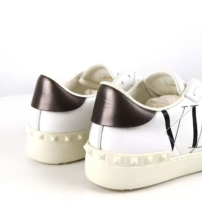 Valentino VLTN Men's Sneakers - Size 40.5 Used thumbnail 4