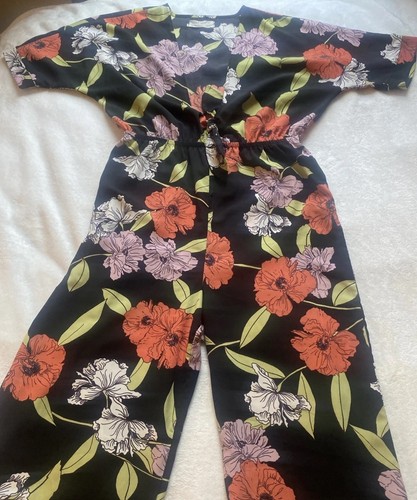 Urban Outfitters Jumpsuit mit weitem Bein Gr. S schwarz mehrfarbig Mohnblumenmuster - Bild 3 von 6