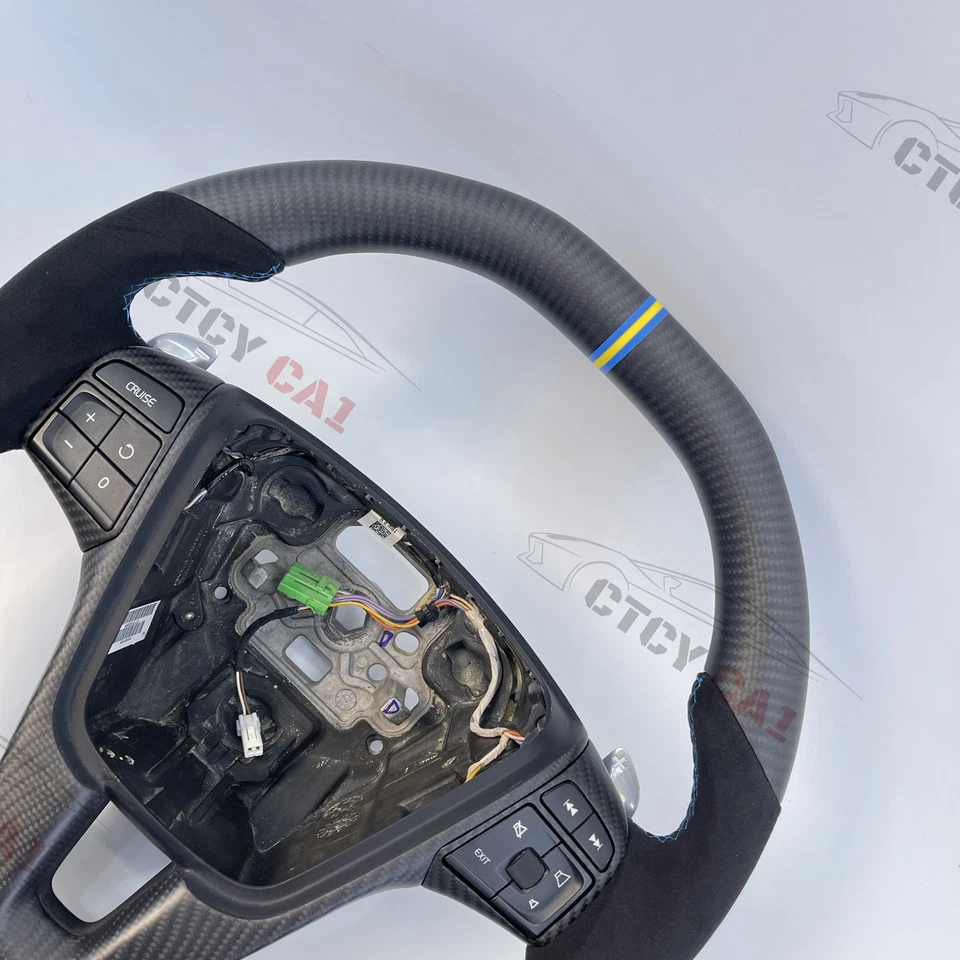 Volante de fibra de carbono mate personalizado para Volvo V60 S60 XC60 S80 2011-2019 Foto 3 de 4