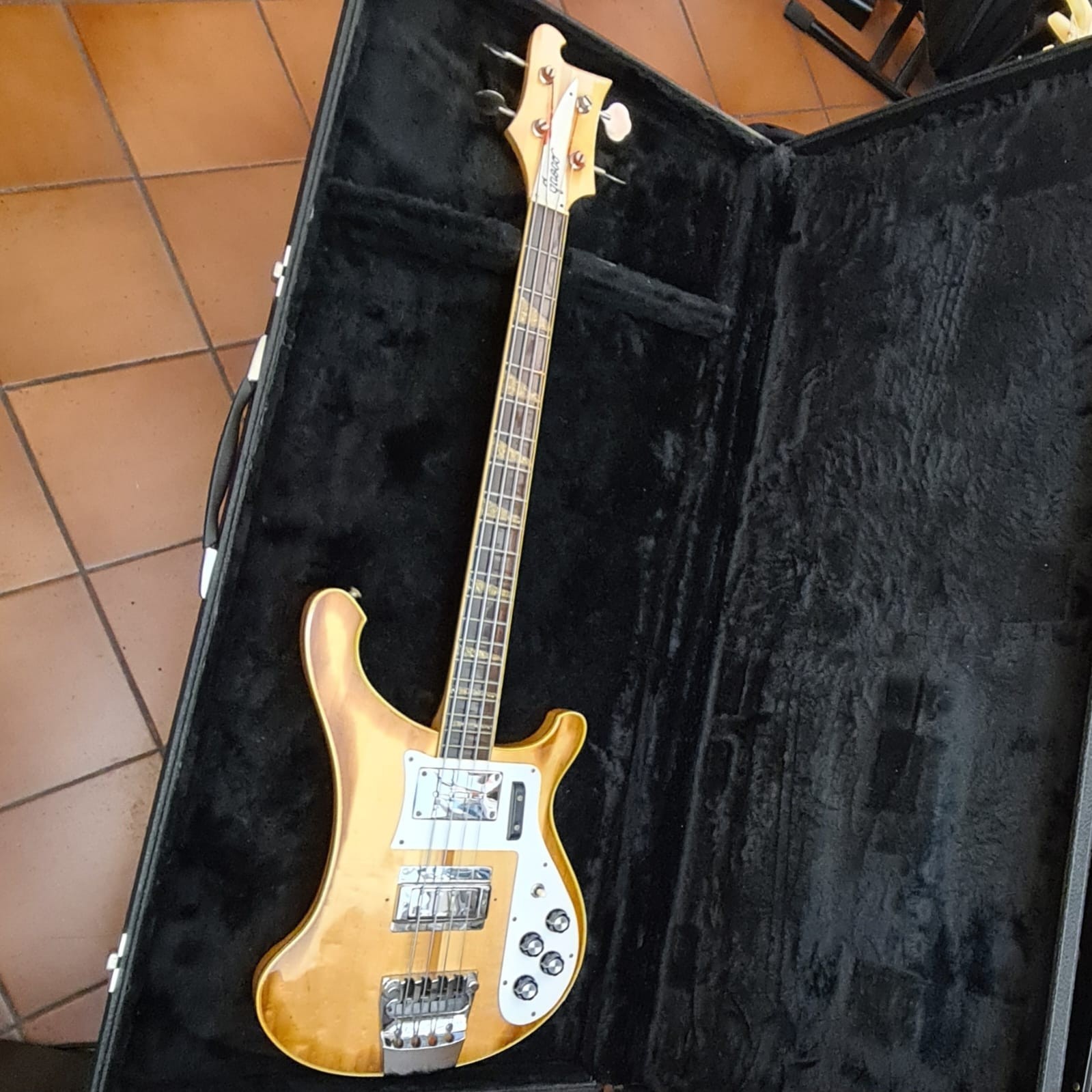 Greco RB-700 del 1977 copia japan del Rickenbacker 4001