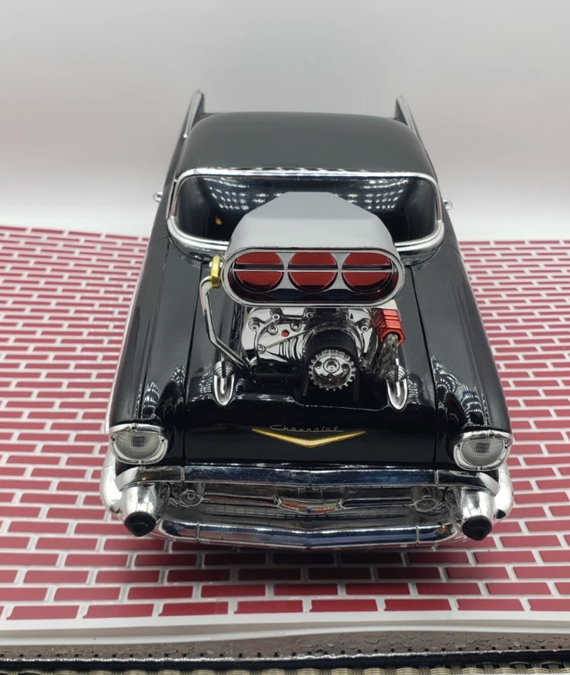 Muscle Machines 1/18 Scale 57 Chevy Black - Image 4 of 4