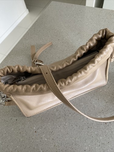 WITCHERY Genuine Brown Tan Leather Ladies Crossbody Handbag - EUC - Picture 5 of 20