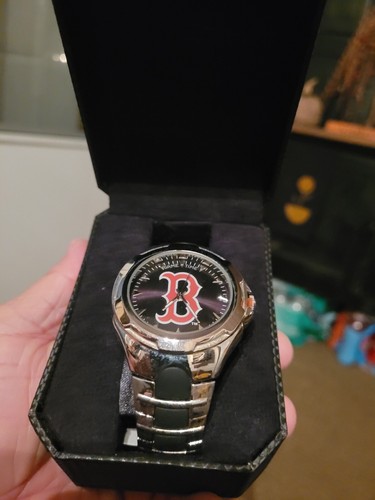 MLB Boston Red Sox Mens game time watch NIB logo B