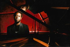 Robert Glasper Jazz Autogramm signed 20x30 cm Bild