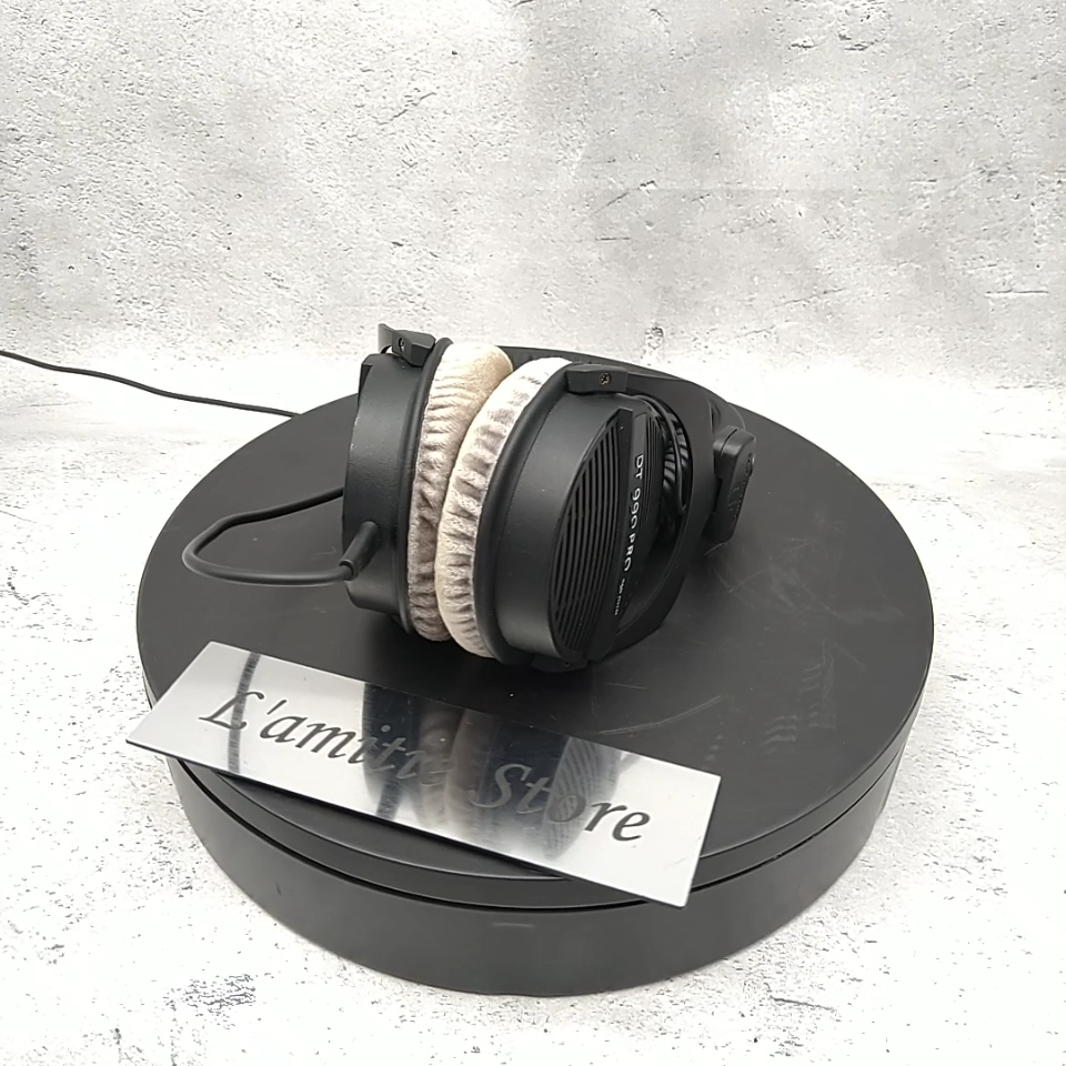 beyerdynamic DT 990 PRO LIMITED 250Ω DT 990 PRO: Open studio monitoring headphones | beyerdynamic