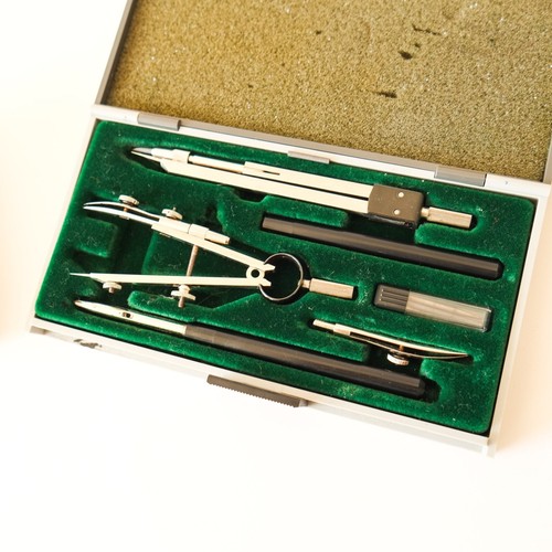 Kin COMPASS DRAWING SET in case vintage - Jakar 1003 (SN7) Czechoslovakia - Foto 4 di 11