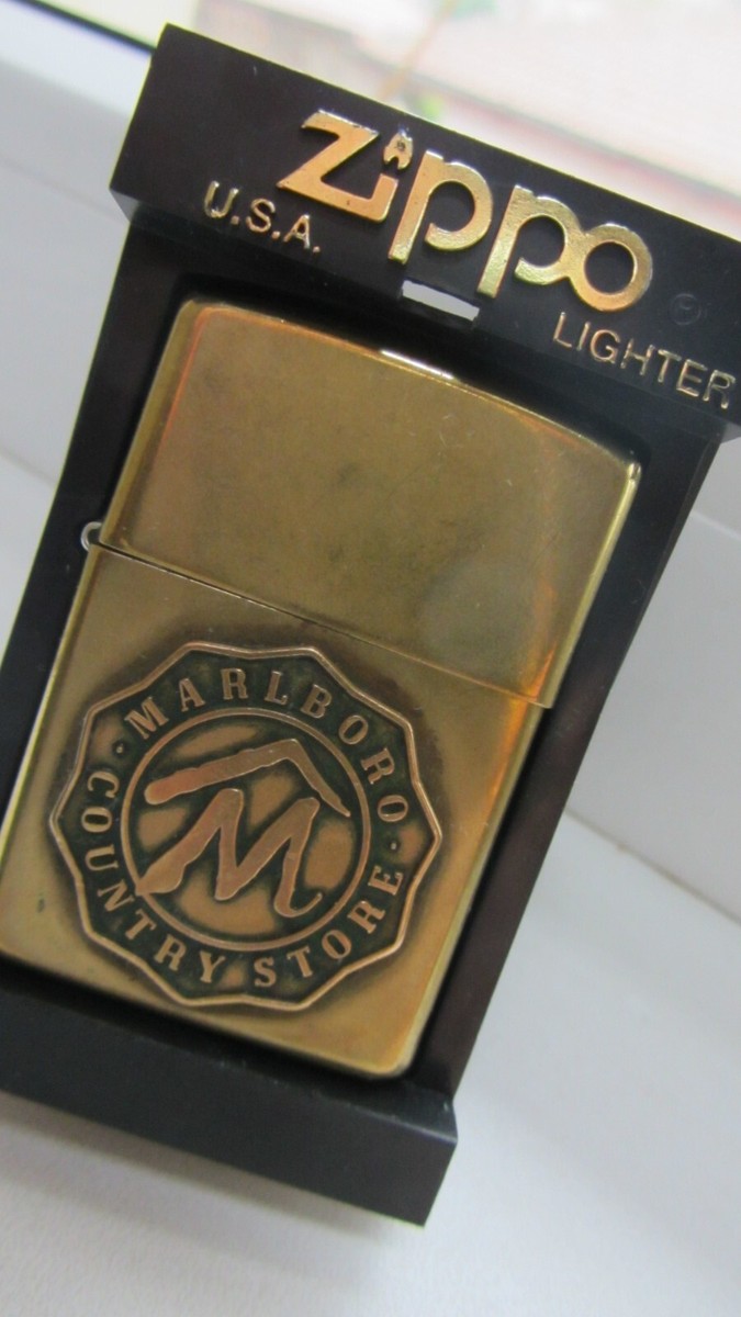 ORIGINAL ZIPPO MARLBORO COUNTRY STORE - 1994 - Antique Brass