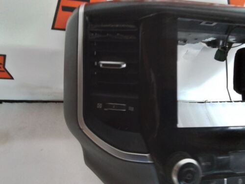 2019-2022 RAM 2500 3500 RADIO BEZEL TEMPERATURE CONTROL 8.4 IN SCREEN - Picture 2 of 12