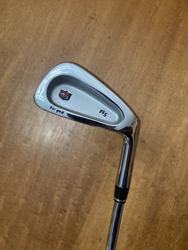 Wilson Fi5 Forged Cavity #6 Eisen mit Dynamic Gold S300 Stiff Schaft