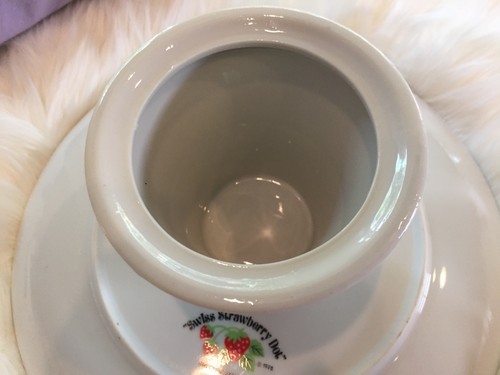 Vintage Swiss Strawberry Dot By Enesco 1975 China Cake Stand 10.5"x4.5" MINT - Imagen 6 de 9
