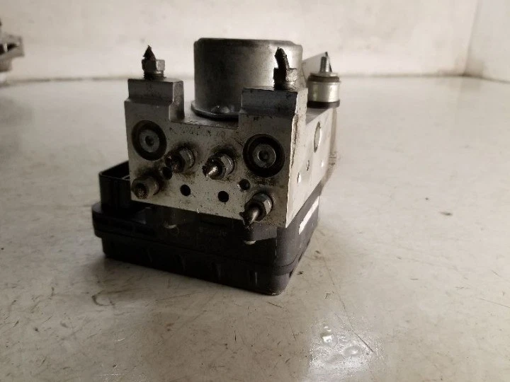 2004-2008 Toyota Corolla ABS Anti Lock Brake Pump Module Assembly OEM Foto 3 de 4