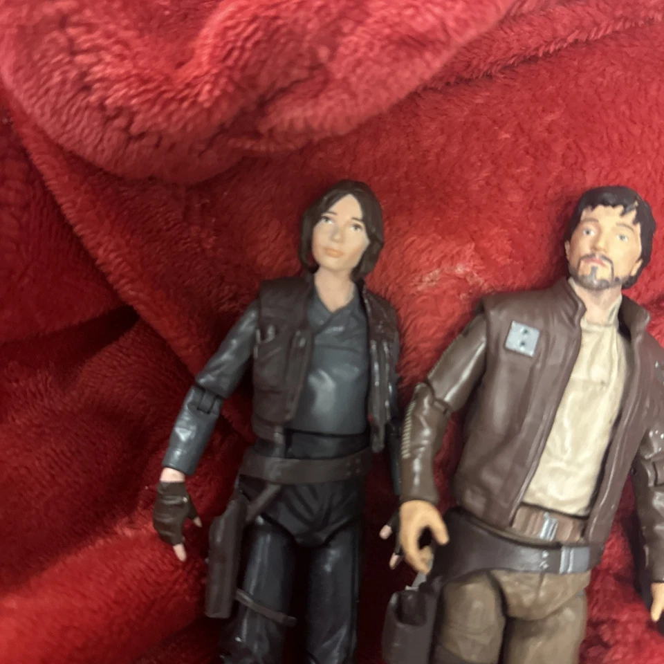 2016 Star Wars Jyn Erso, Bodhi Rook e Hasbro Captain Cassian Andor 3 Die Cast - Imagem 2 de 4
