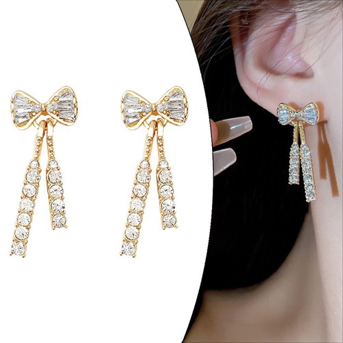 Splendidi accessori per orecchie dorate leggeri con disegni accattivanti - Foto 11 di 12