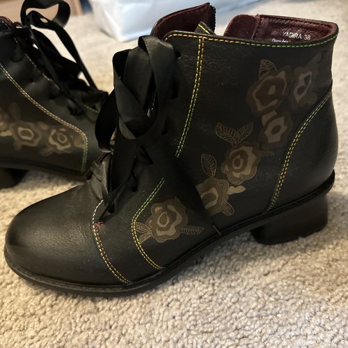 Spring Step L'Artiste Boots Womens Parfum Black Leather Floral Booties Sz 38 / 8 - Picture 2 of 7
