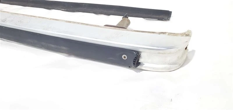 Completo con soportes tiene daños parachoques trasero OEM 1984 1988 BMW 325E Foto 3 de 4