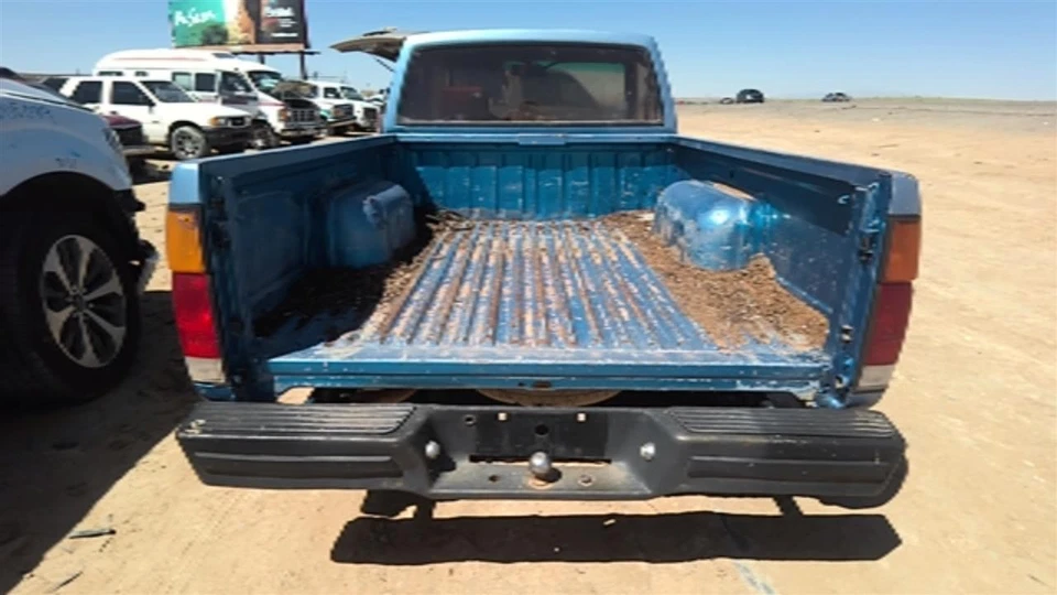 Conjunto de filtro de aire usado se adapta a: Nissan PICKUP 1988 4 cilindros grado federal A Foto 2 de 4