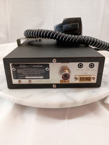 VINTAGE REALISTIC TRC469 CB RADIO UNTESTED NO POWER CABLE - Photo 3/6
