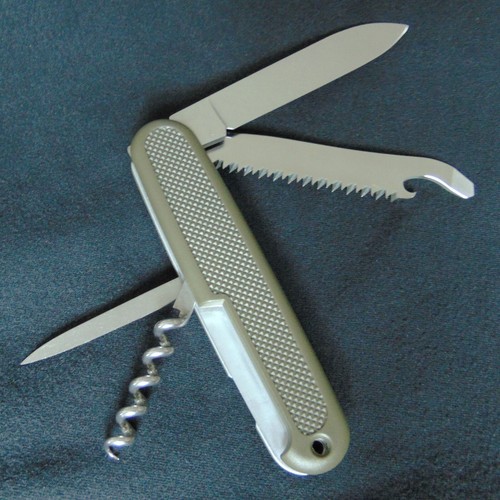 discontinued Victorinox Safari Trooper 108mm with original pouch 0.8770.04 - Picture 2 of 9