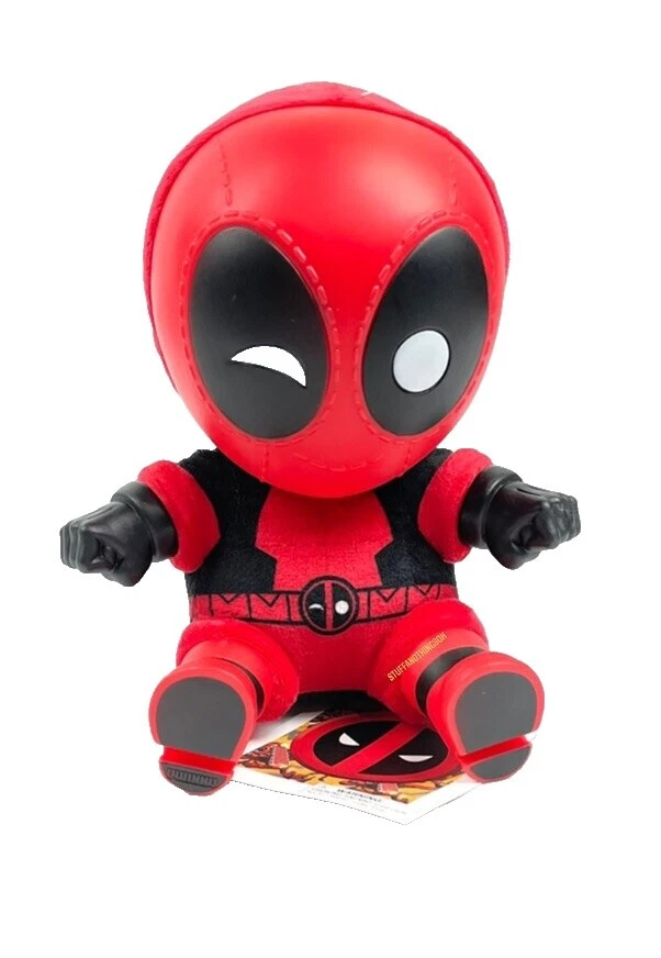 Figuras de acción Kidrobot Deadpool y accesorios