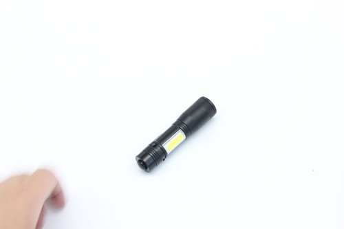 Lampe Torche de Poche à Double Eclairage LED CREE XPE & COB Rechargeable - Foto 4 di 9