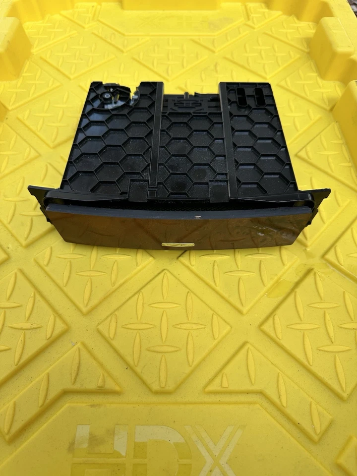 06-12 原始设备制造商梅赛德斯 W164 ML500 GL450 中控台托盘存储隔层木材 — 第 2/4 张图片