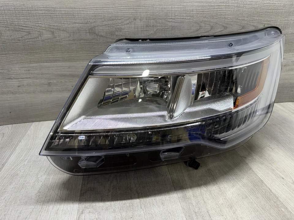 2016-2019 OEM Ford Explorer LED Headlight LH Left Driver Chrome Tab Damage ((55) - Image 4 of 4