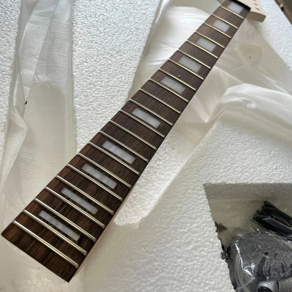 Kit de Guitarra Eléctrica Hágalo Usted Mismo Almacén de EE. UU. Cuello de Avión B Llama Arce Caoba Cuerpo Foto 2 de 4