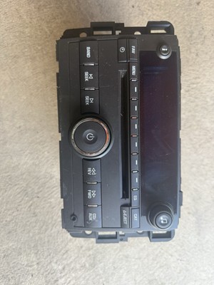 Chevrolet Silverado GMC Sierra 2007-2012 OEM AM/FM CD Radio Receiver