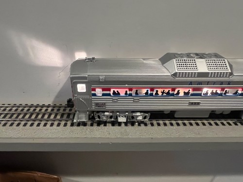 WILLIAMS #422 O GAUGE BUDD CAR AMTRAX/ NON POWERED W/ LIGHT/NO HORN - Picture 2 of 13
