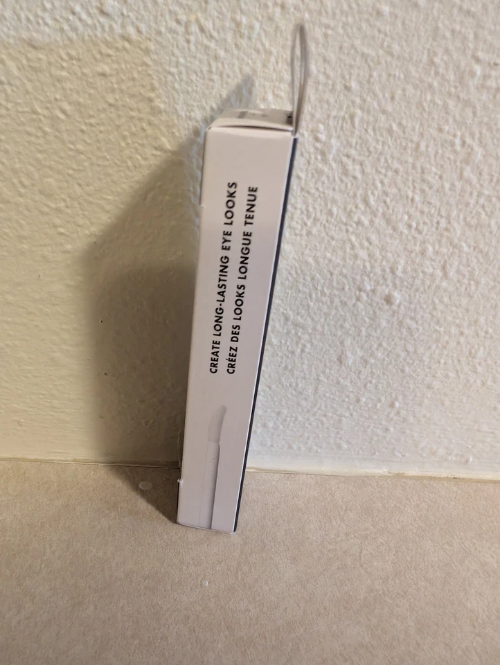 ELF Lock It Down Eyeshadow Primer 7ml, Creamy & Long Lasting, Sheer, Transparent - Image 4 of 4