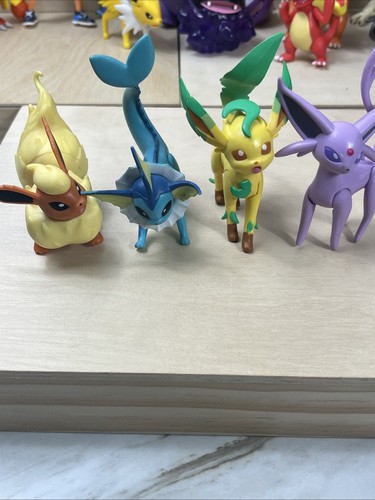 Pokémon Figurine Lot 26 Evee Evolutions, Charizard, Gengar, Ash , Magmar *read* - Picture 12 of 24
