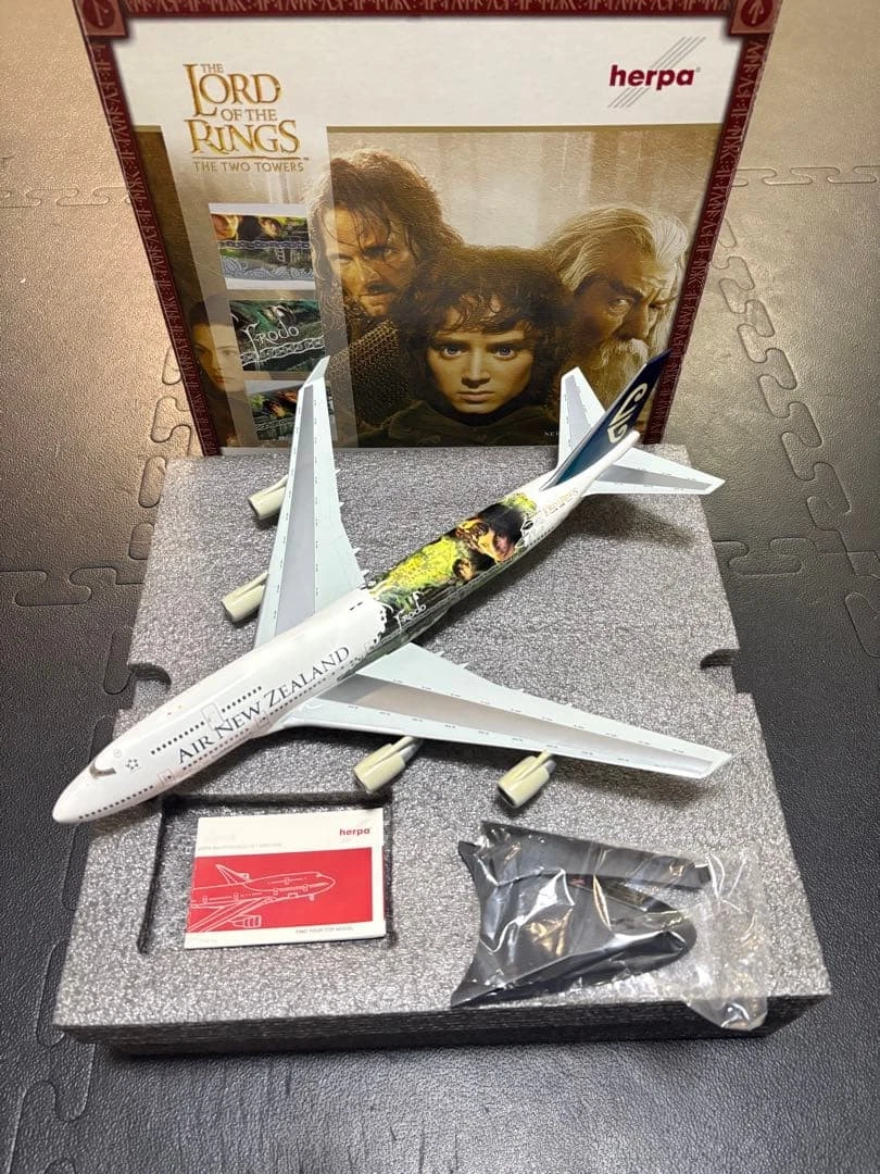 Herpa Boeing 747 Diecast Aircraft & Spacecraft 1:200 Scale for