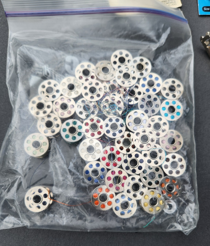 Metal Plastic Bobbins with Color Thread Spools Sewing Machine Reels+ Notions - Picture 15 of 15