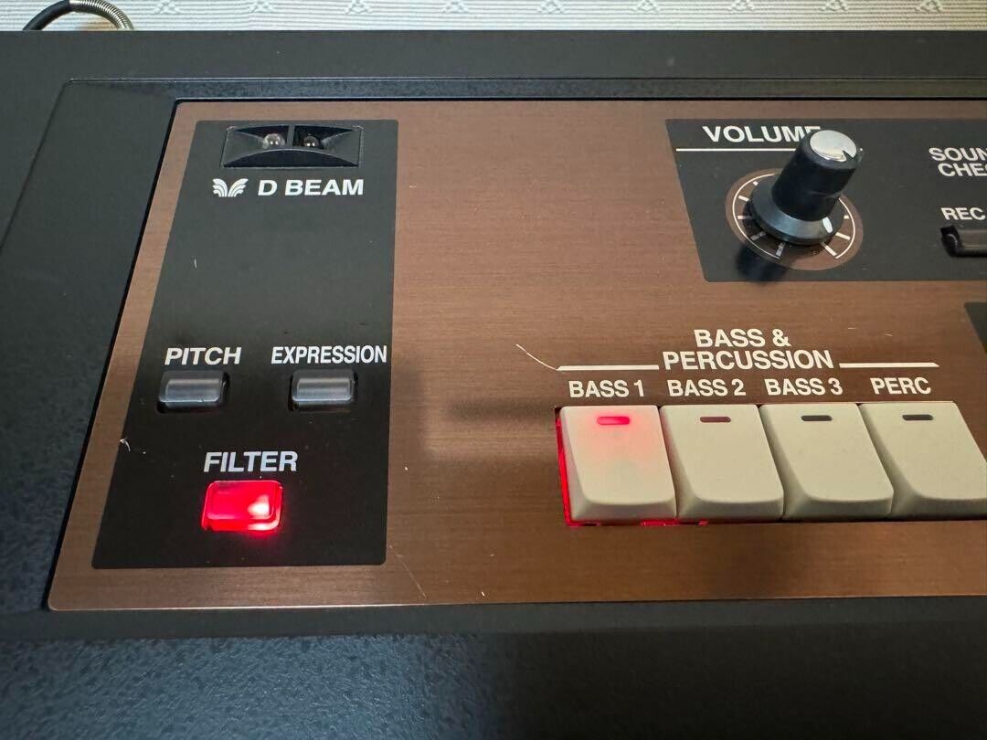 Roland VP-550 Vocal & Ensemble Keyboard Synthesizer 49 Keys Roland VP-550 Vocal & Ensemble Keyboard Synthesizer 49 Keys