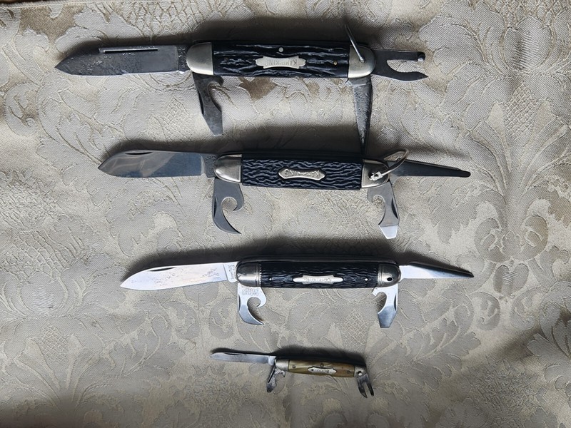 VINTAGE  KAMP KING KNIVES  LOT OF FOUR