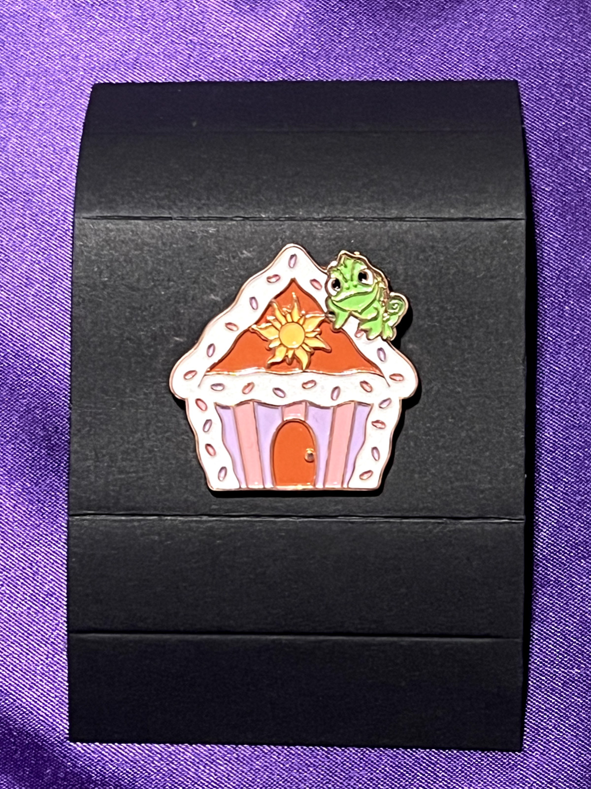 Tangled Disney Princess Gingerbread House Pin - NEW