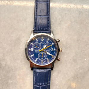 SHSHD Croc Embossed PU Leather Military Quartz Analogue Wristwatch Blue OS