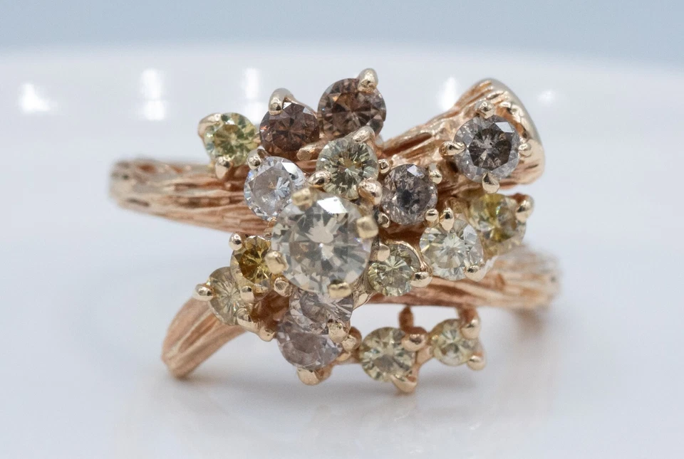 Anillo de textura de racimo de derivación de color elegante vintage personalizado de oro amarillo de 14 quilates de 1,06 quilates Foto 2 de 4