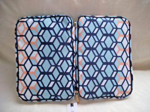 MODELLA FITTED WEEKENDER 3D GEO COSMETIC ZIPPER MAKEUP BAG ~ NEW - Picture 2 of 3