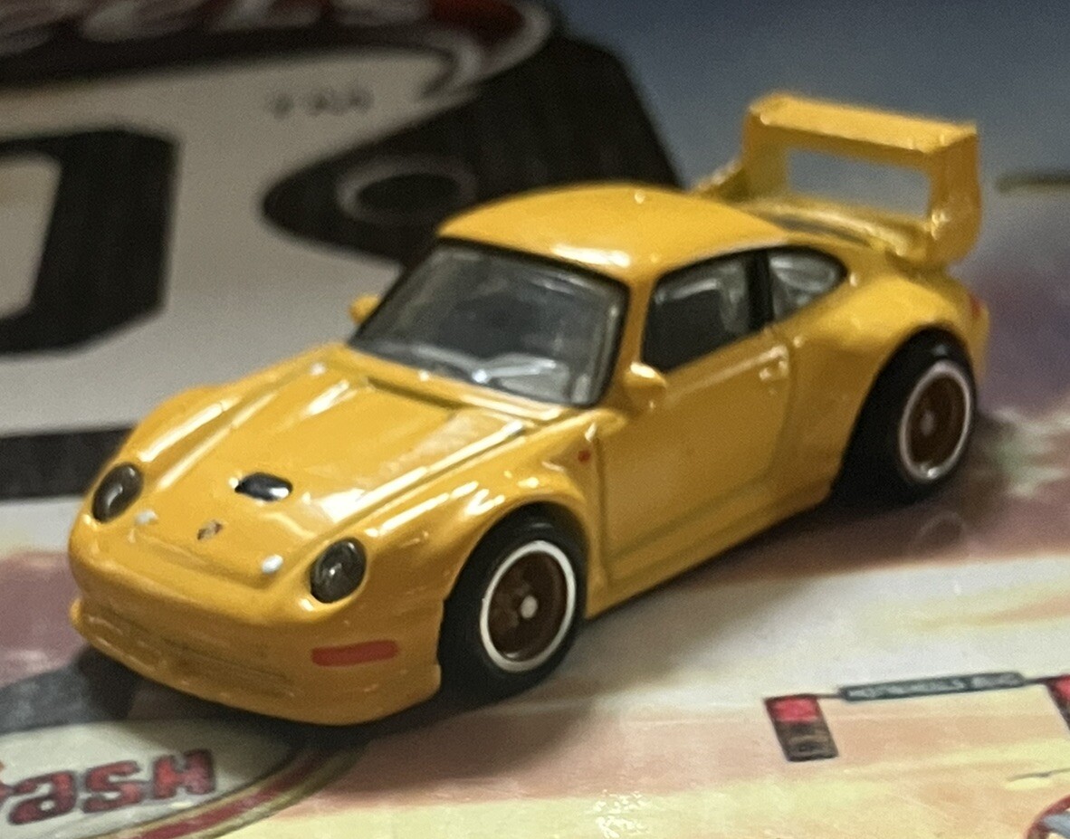 2013 HOT WHEELS BOULEVARD PORSCHE 993 GT2 YELLOW RESTO READ