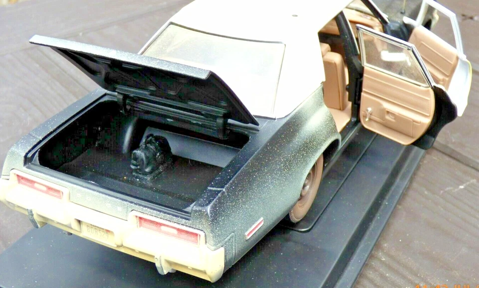 Coche Blues Brothers 1:18 Bluesmobile 1974 Dirty Dodge Monaco juguete de policía JoyRide Foto 2 de 4