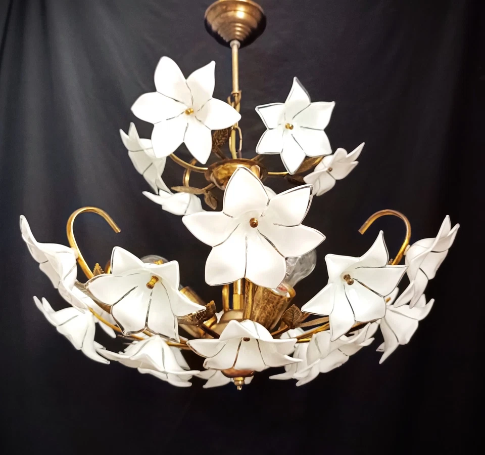 Lámpara de araña vintage de Murano blanca con cesta de cristal de leche lámpara de techo boda Foto 2 de 4