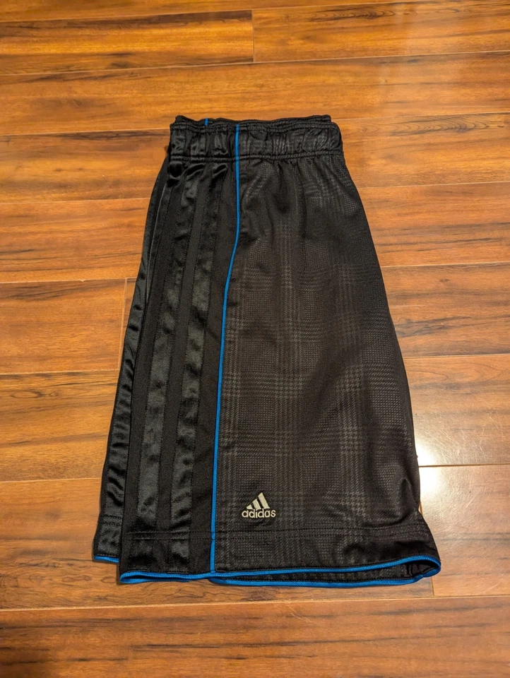 Pantalones cortos de baloncesto Orlando Magic Adidas negros grandes para hombre Foto 4 de 4