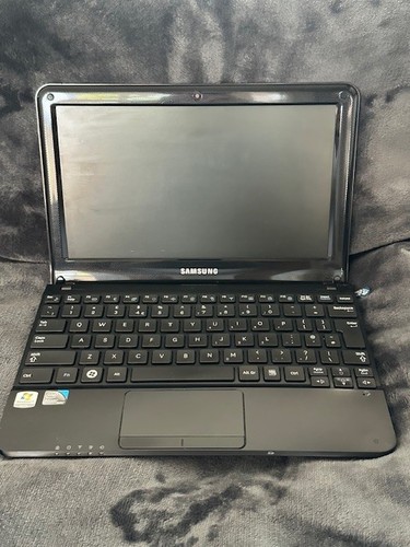Samsung NC110 10.1 inch Netbook Black - Intel Atom N550 Faulty SOLD WITH NO RES